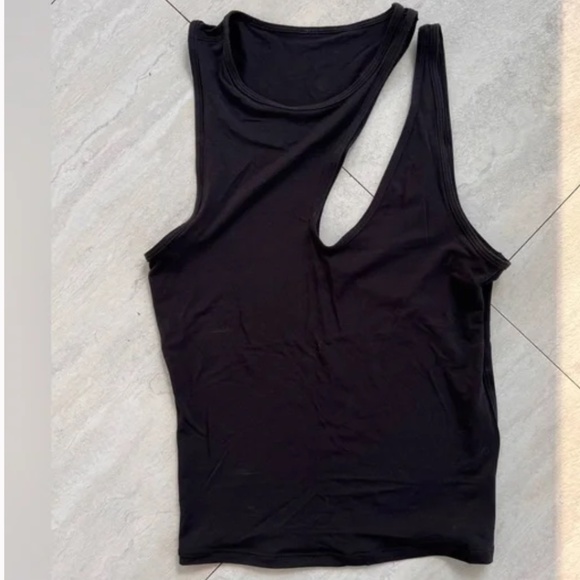 Lululemon Shoulder Cut-Out Yoga Tank - Size 6 - Picture 3 of 5